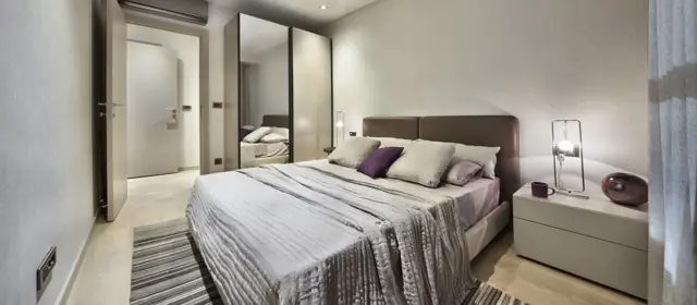 Show flat